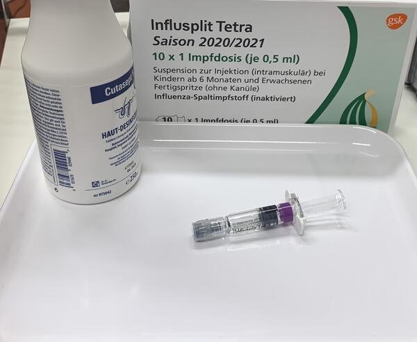 Utensilien für die Grippeschutzimpfung